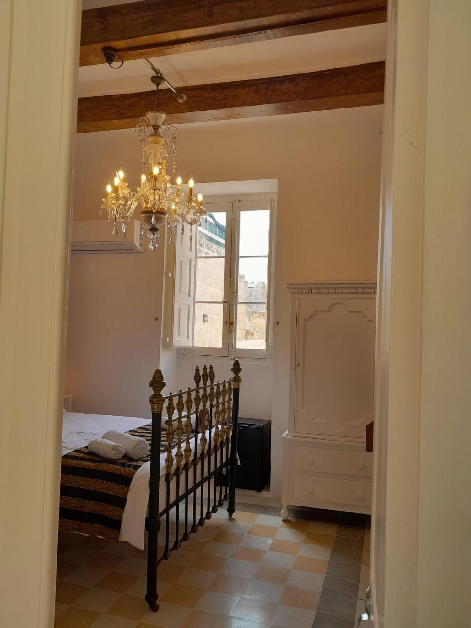 Charming Town House In Cospicua, Valperga Rooms Exterior photo