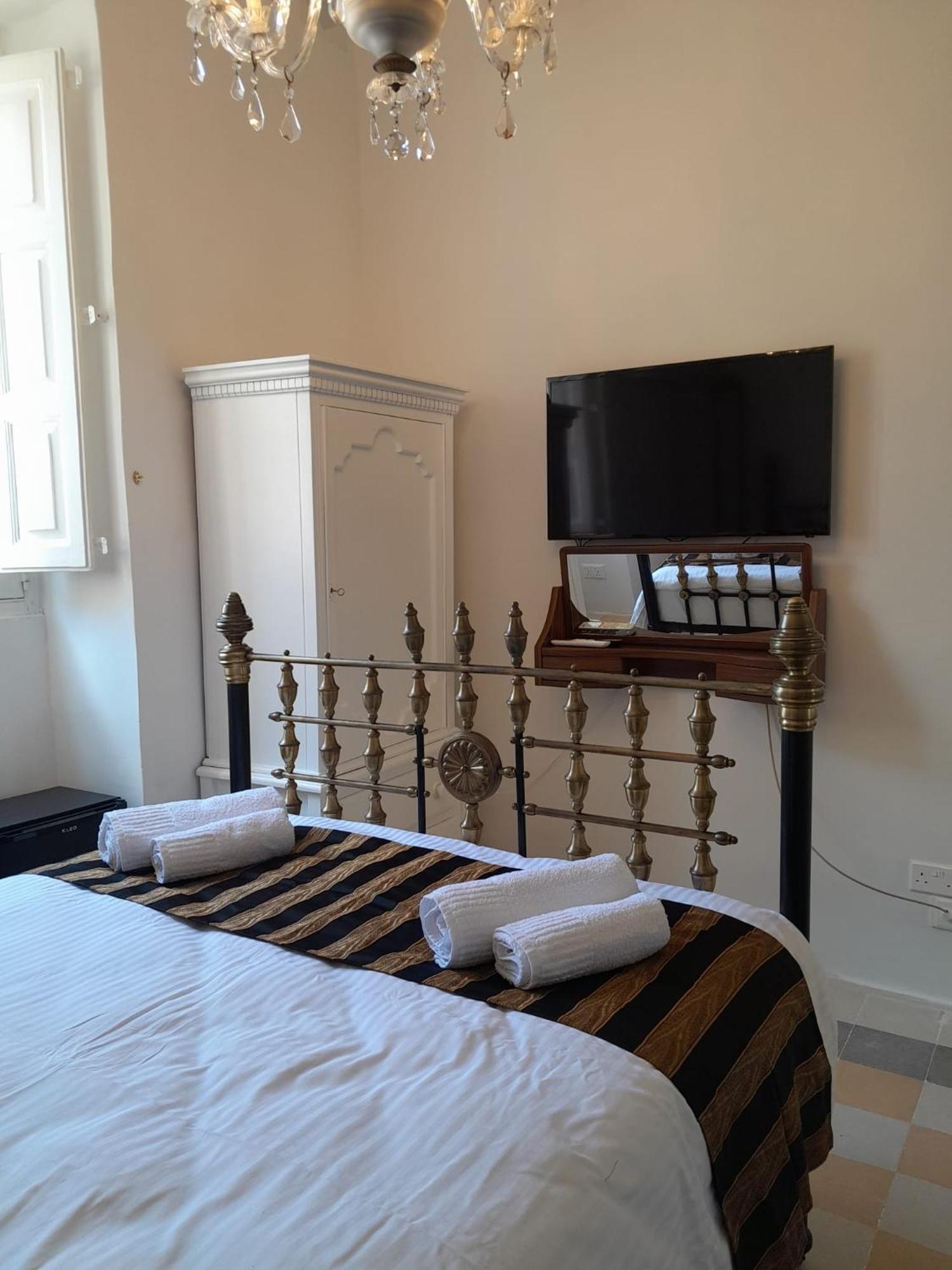 Charming Town House In Cospicua, Valperga Rooms Exterior photo