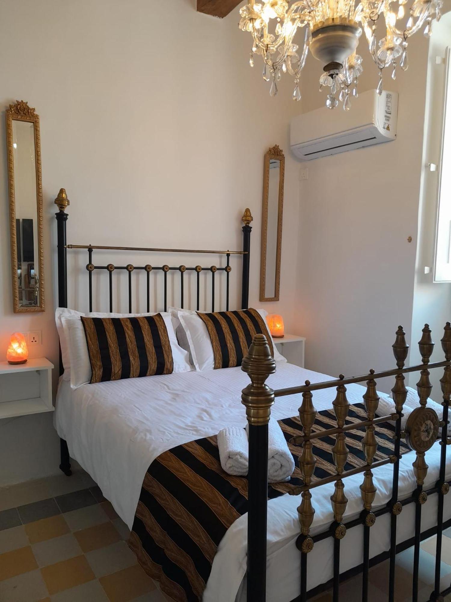 Charming Town House In Cospicua, Valperga Rooms Exterior photo