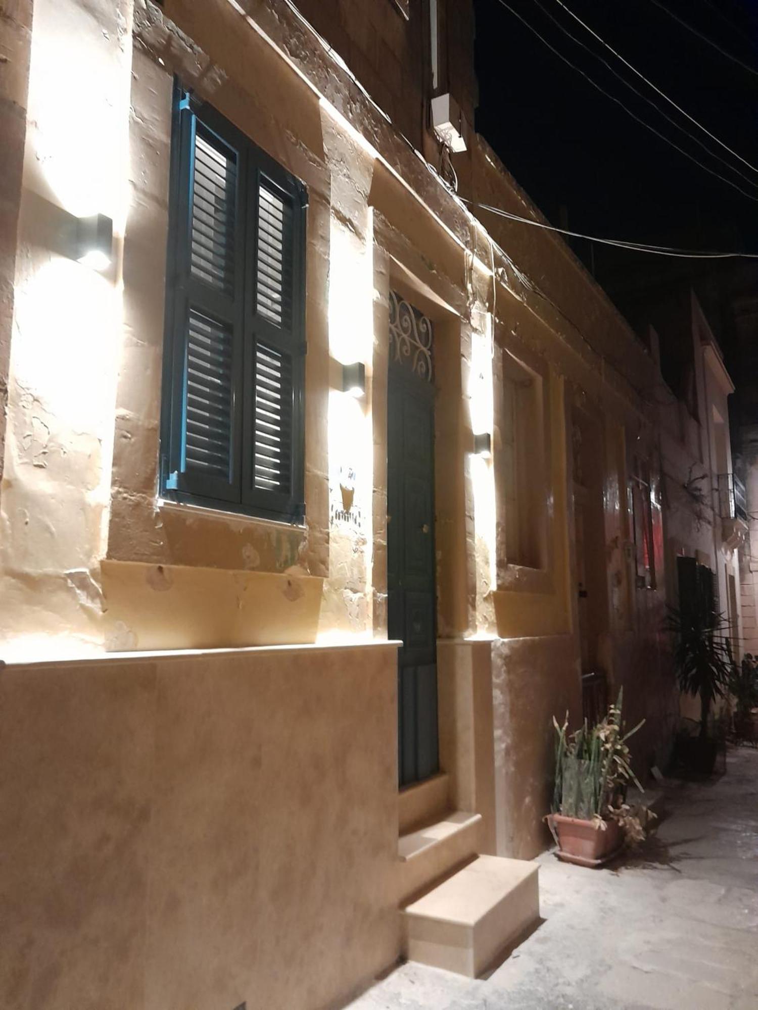 Charming Town House In Cospicua, Valperga Rooms Exterior photo
