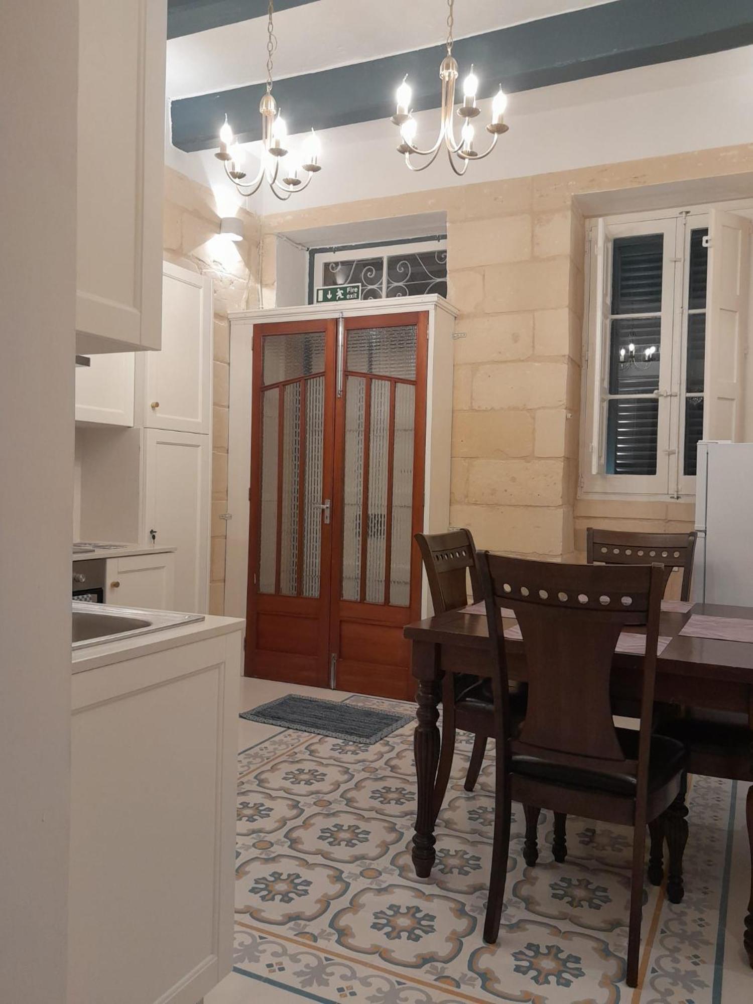 Charming Town House In Cospicua, Valperga Rooms Exterior photo