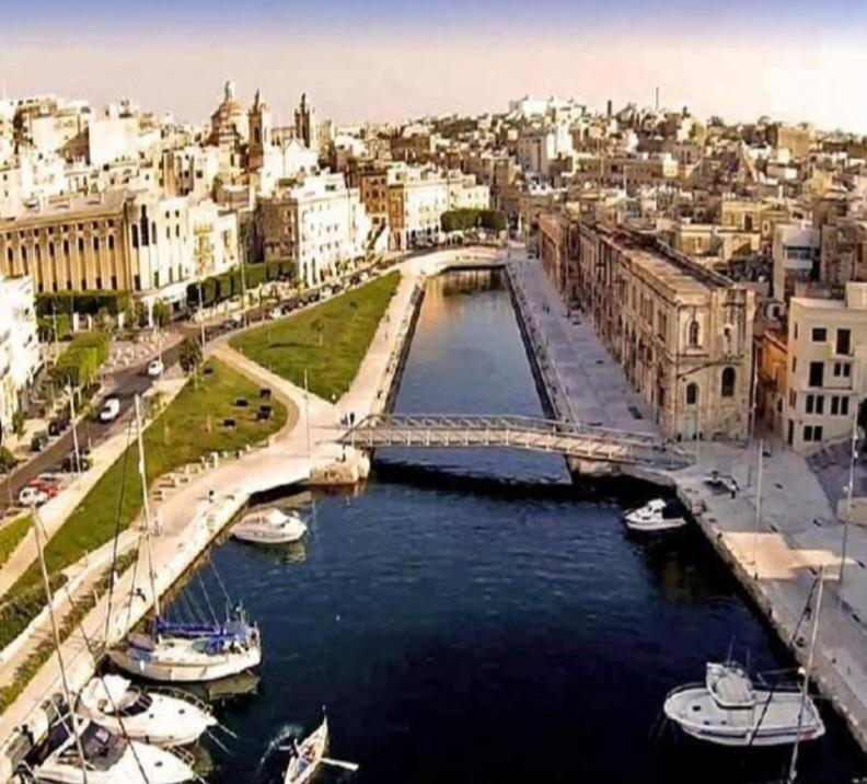 Charming Town House In Cospicua, Valperga Rooms Exterior photo